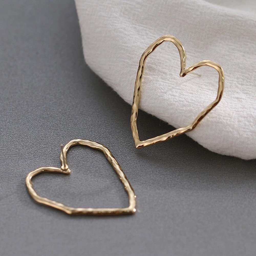 Carved Heart Outline Gold Stud Earrings - Picture 6 of 7
